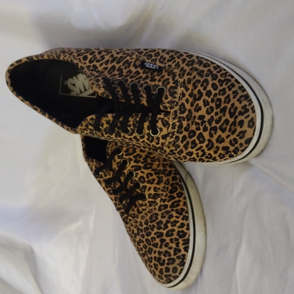 SOLD- Vans Lo-pro Sneakers In Leopard Print Women's Size 7.5 (Mens 6)
